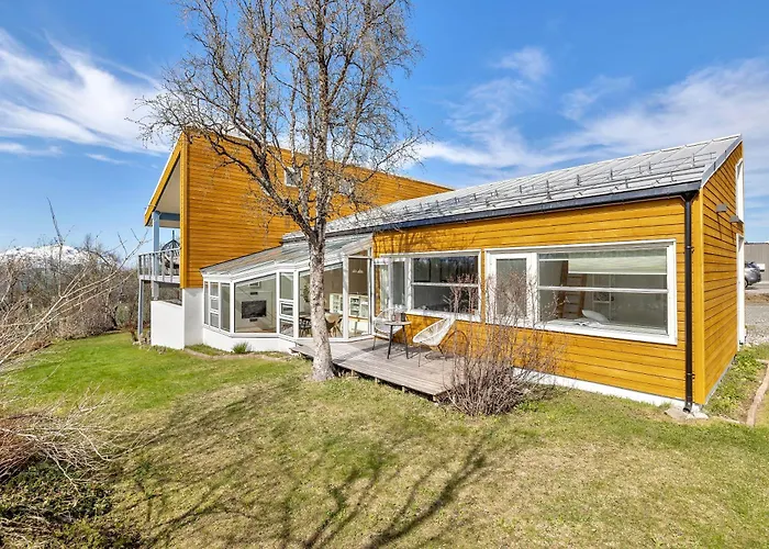 Elegant 4Br Villa With Great Views And Location