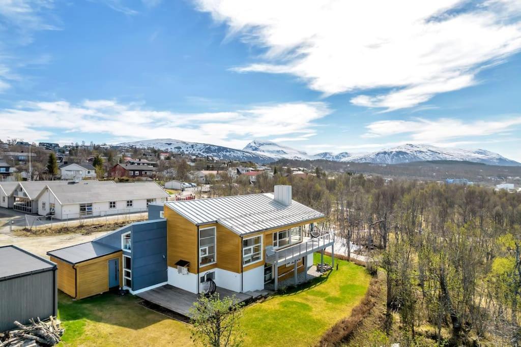 Villa Elegant 4br With Great Views And Location