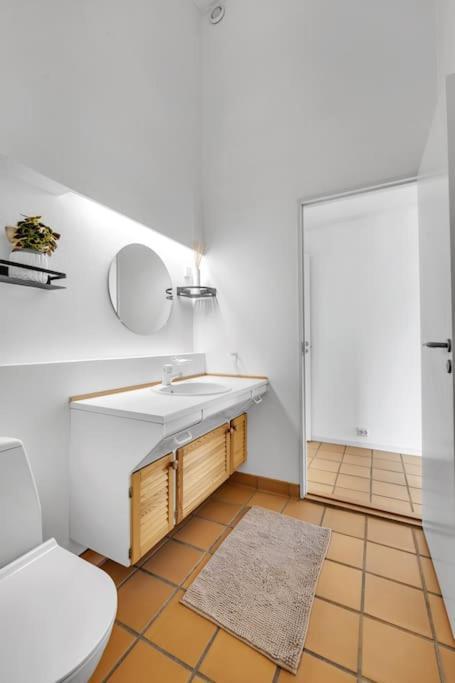 Elegant 4br With Great Views And Location Тромсё