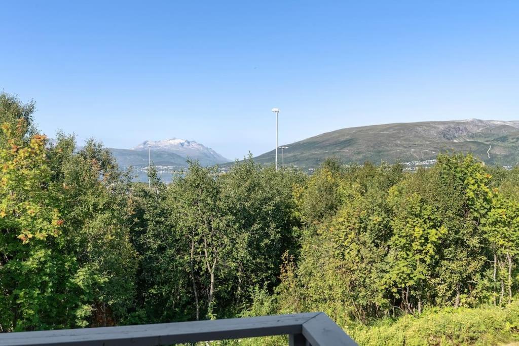 Elegant 4br With Great Views And Location Тромсё